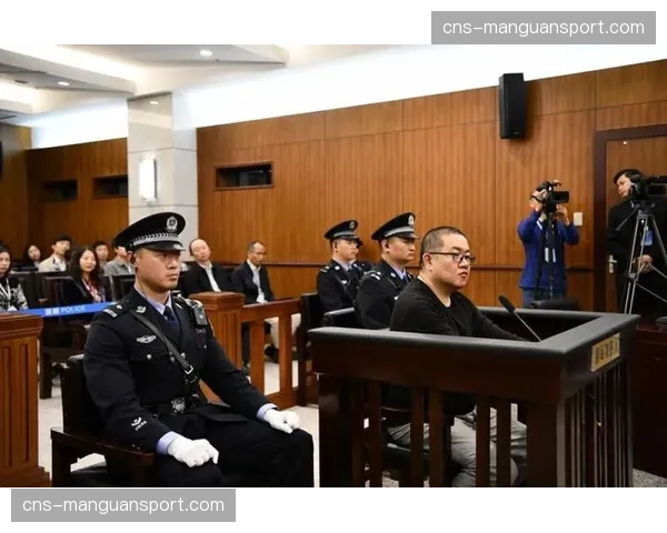 马赛检察院就此前球迷骚乱事件起诉12名涉案人员